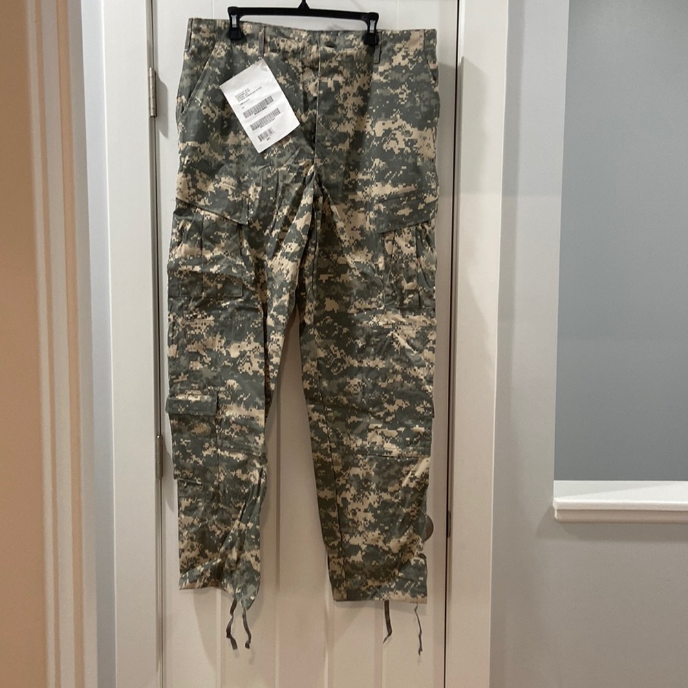 Official US ARMY Cargo Pants Digital Camo sz Large Tall NWT